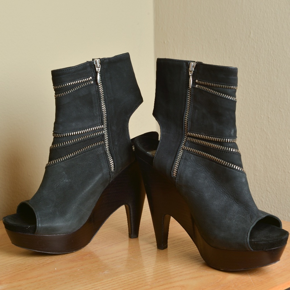 Barney's CoOp Platform Shoes Size 8